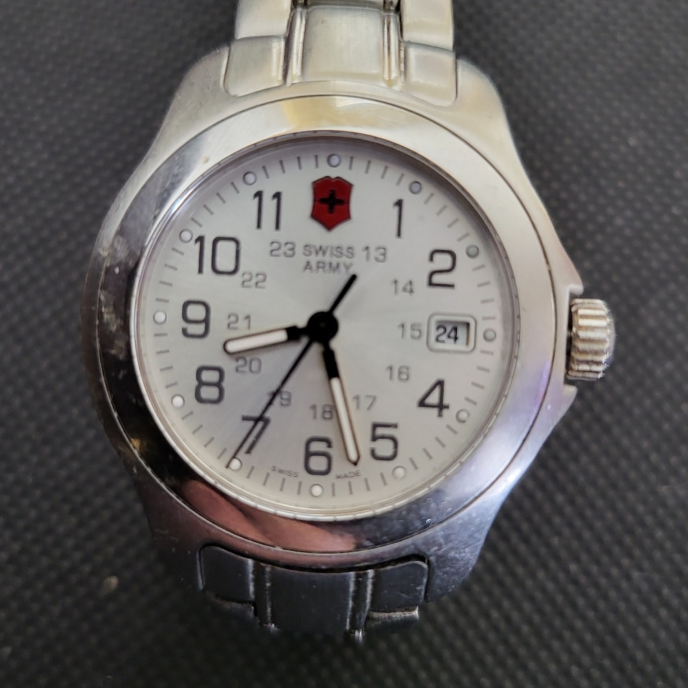 Swiss Army Victorinox Stainless Stl Water Resistant 100m Men's 10652 Wat… - Picture 4 of 10